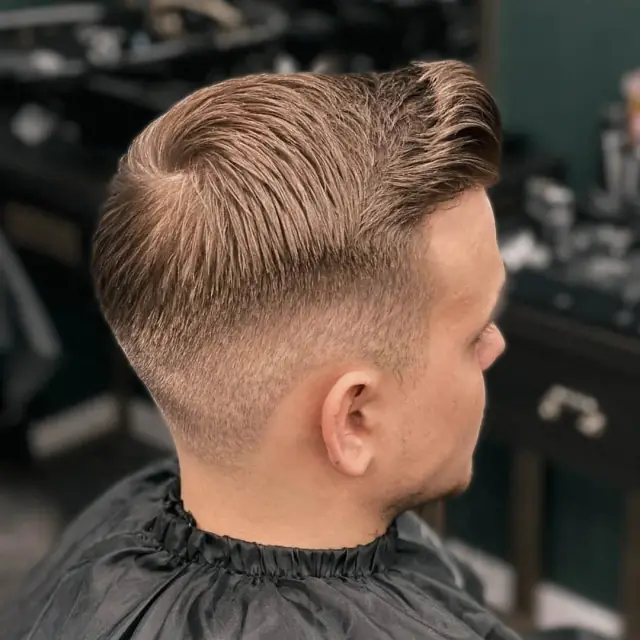 Blond fade back view w Gentlemen Barber Shop Tarnobrzeg w centrum Tarnobrzega
