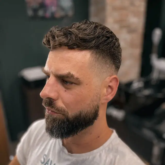 Textured crop + broda w Gentlemen Barber Shop Tarnobrzeg w centrum Tarnobrzega