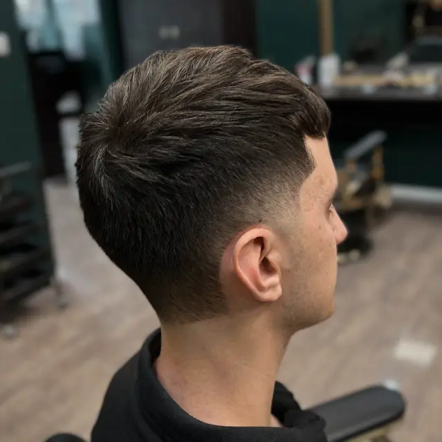 Klasyczny fade tył w Gentlemen Barber Shop Tarnobrzeg w centrum Tarnobrzega