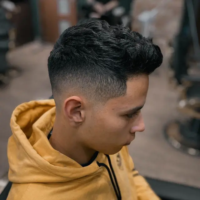 Fade w bluzie w Gentlemen Barber Shop Tarnobrzeg w centrum Tarnobrzega