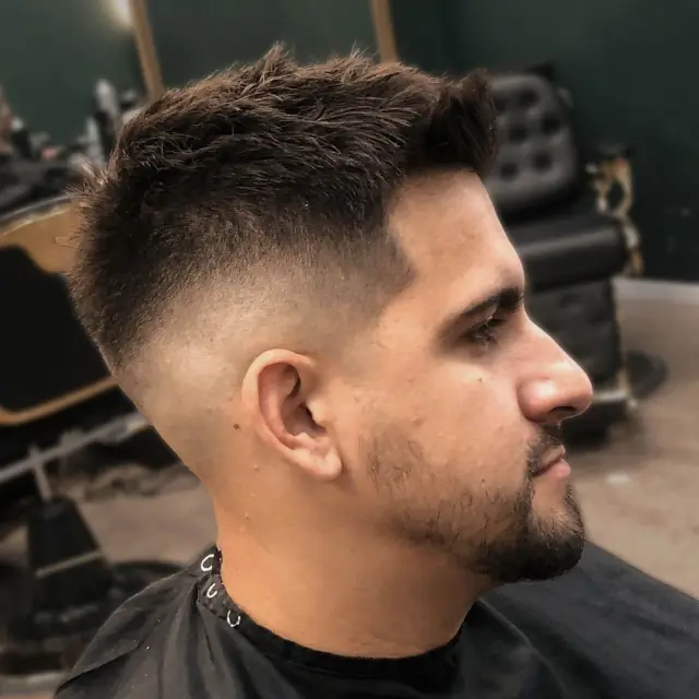 Short fade profil w Gentlemen Barber Shop Tarnobrzeg w centrum Tarnobrzega