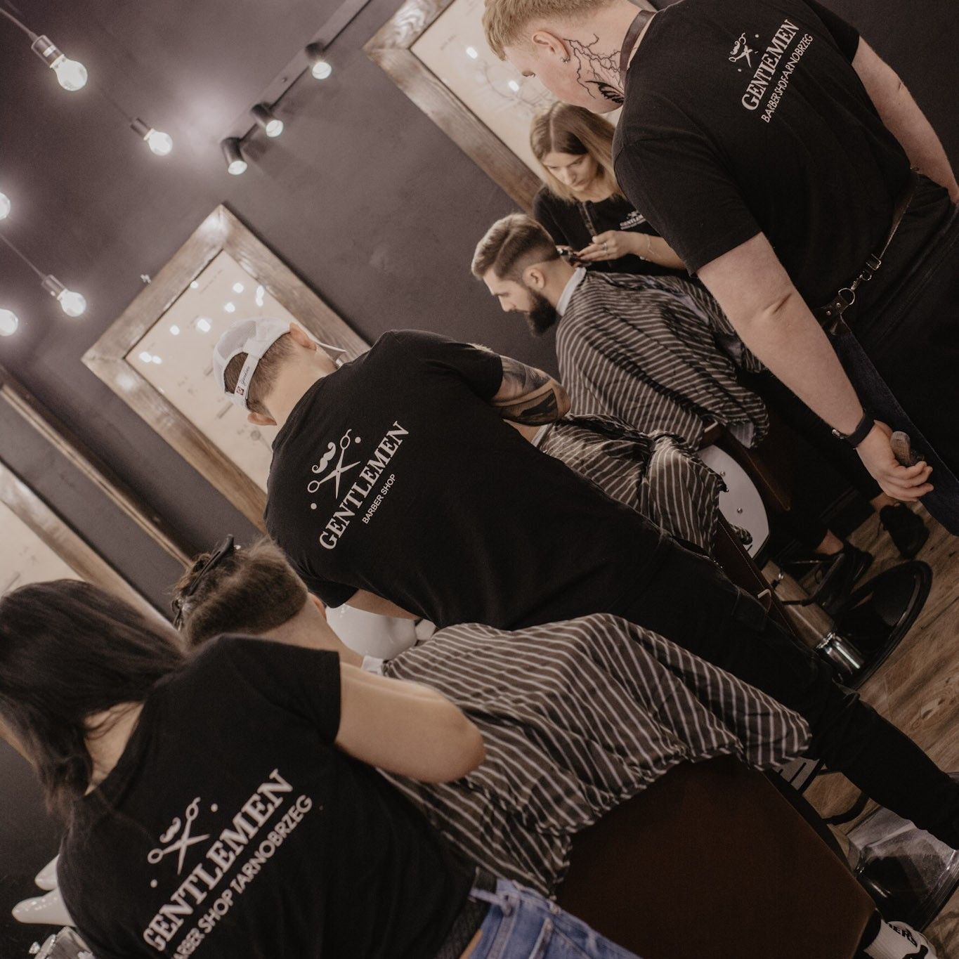 Odświeżenie stylu w Gentlemen Barber Shop Tarnobrzeg