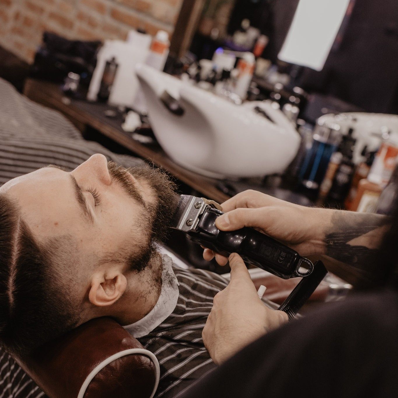 Detal po cięciu w Gentlemen Barber Shop Tarnobrzeg